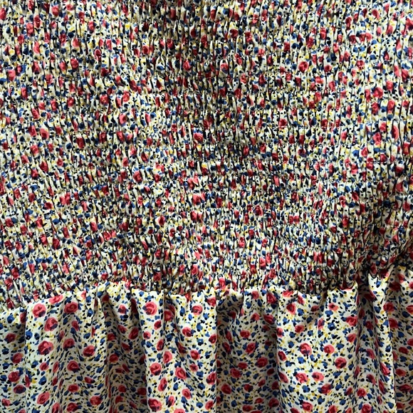 Long sleeved flower patterned dress - Picture 4 of 4